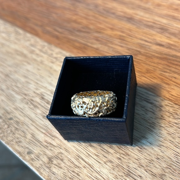 Stauer gold “Christmas in Nice” band ring, Size 5 - Picture 5 of 5